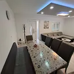 Kuca Za Odmor Dijana トゥルパニ
