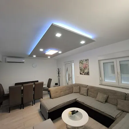 Kuca Za Odmor Dijana Hébergement de vacances *